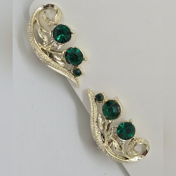 Vintage Signed LISNER Gold Tone Green Rhinestone Clip On Earrings - Picture 2 of 9